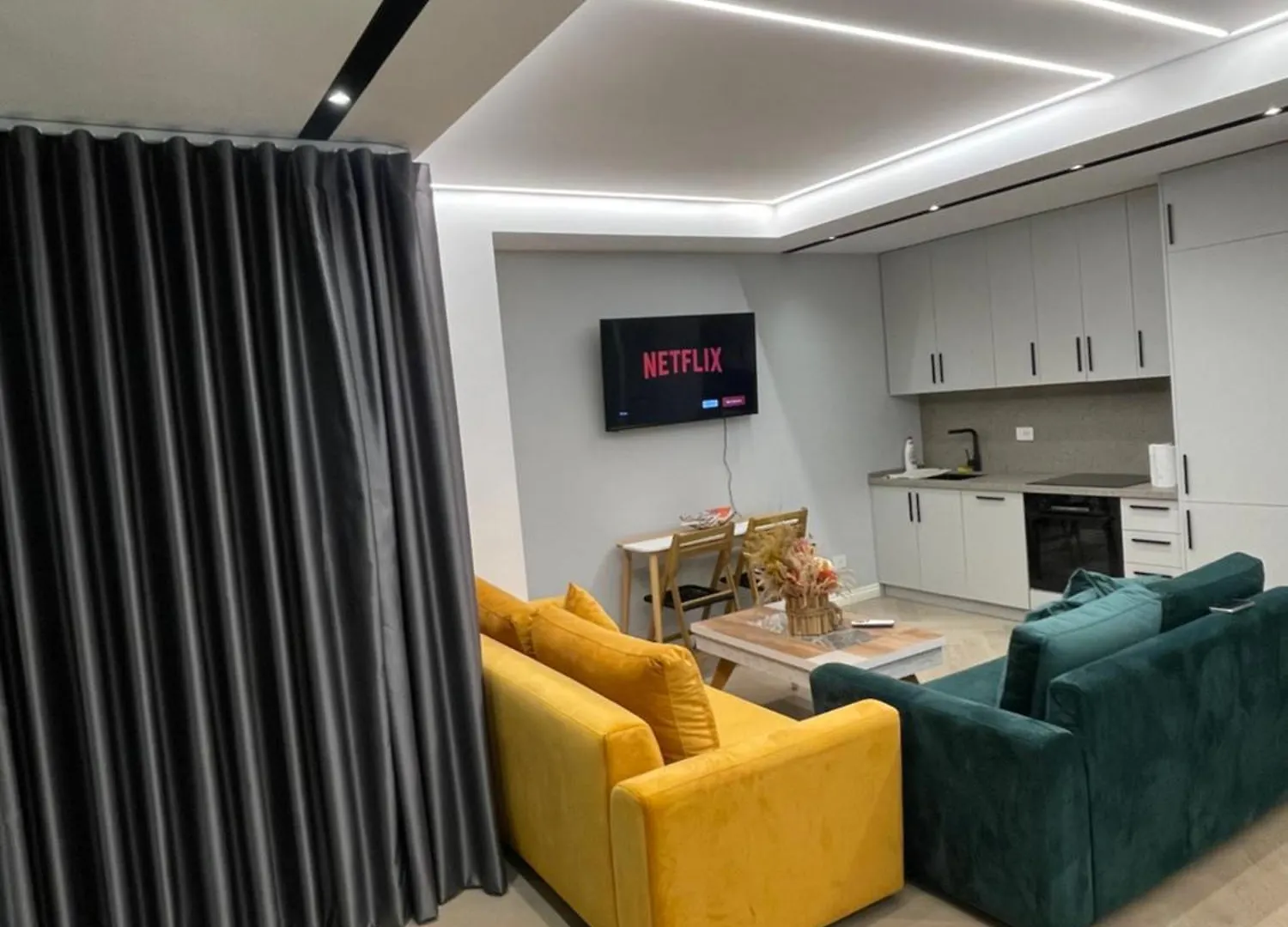Luxury One Bedroom Apartment Tirana Albánia